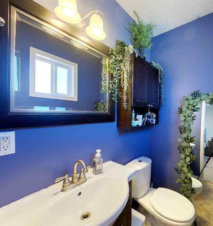MLS® A2199603 - 1402 Edson Drive   in Edson Edson, Residential