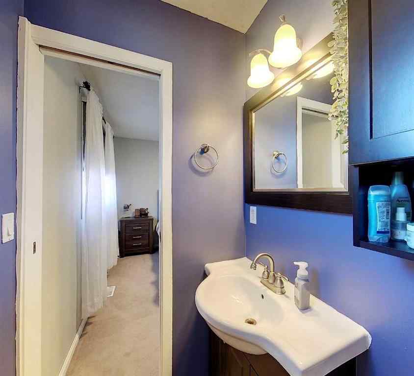 MLS® A2199603 - 1402 Edson Drive   in Edson Edson, Residential