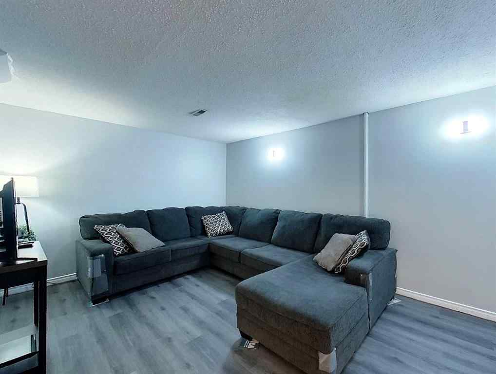 MLS® A2199603 - 1402 Edson Drive   in Edson Edson, Residential