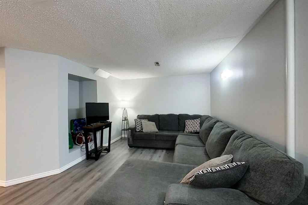 MLS® A2199603 - 1402 Edson Drive   in Edson Edson, Residential