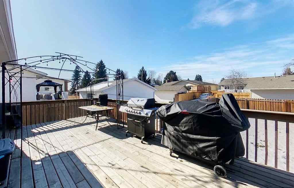 MLS® A2199603 - 1402 Edson Drive   in Edson Edson, Residential