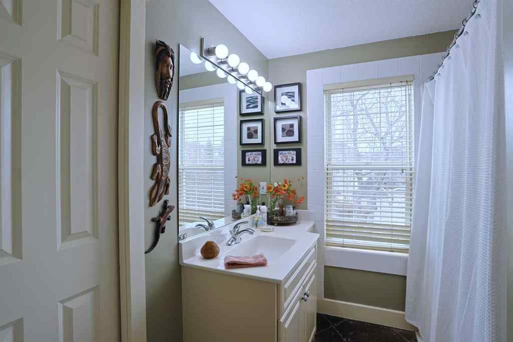 MLS® A2200537 - 300 Garrison Square SW in Garrison Woods Calgary, Residential