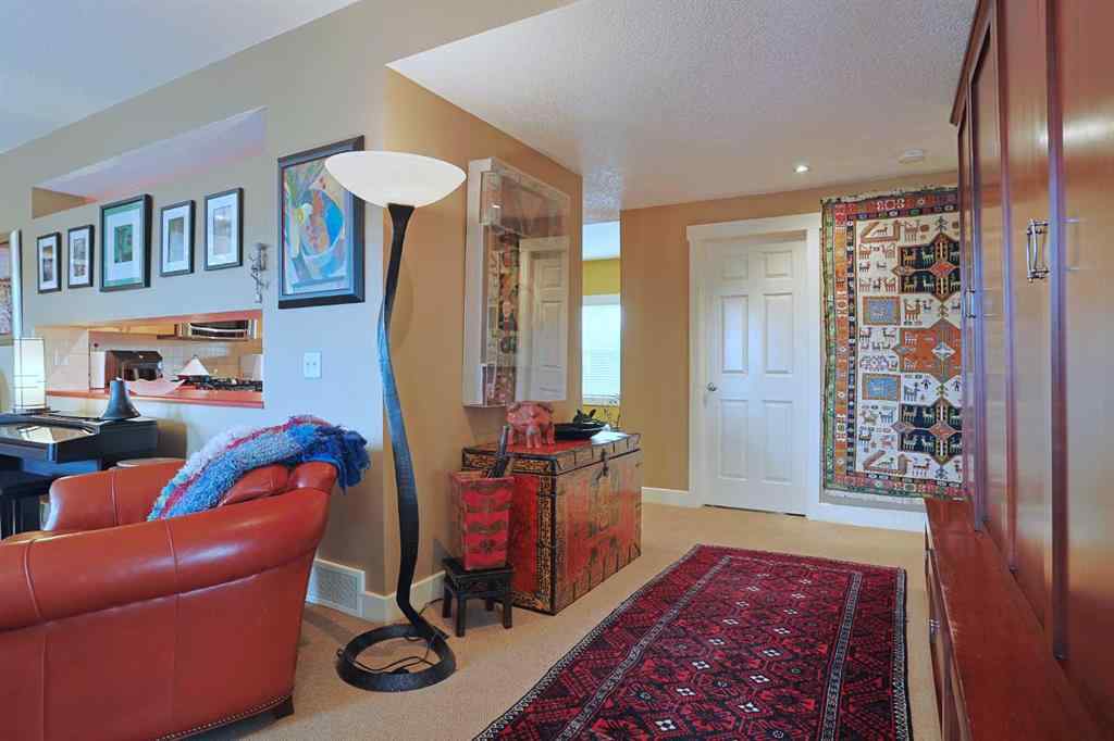 MLS® A2200537 - 300 Garrison Square SW in Garrison Woods Calgary, Residential