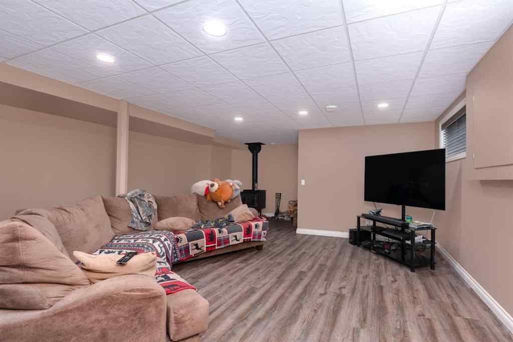 MLS® A2200850 - 3712 69 Street  in Duggan Park Camrose, Residential