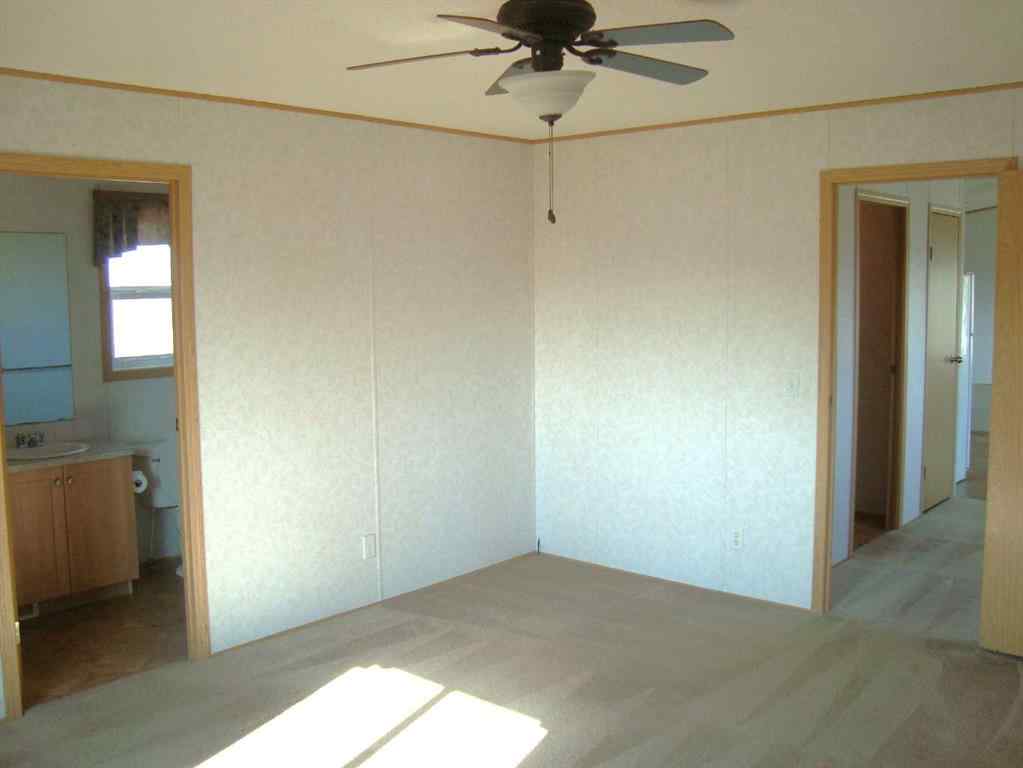MLS® A2200966 - #8 Trochu Avenue  in NONE Trochu, Residential