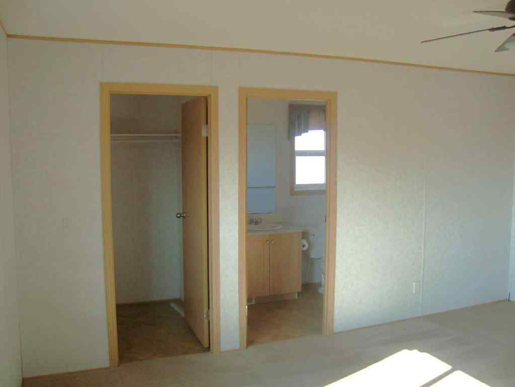 MLS® A2200966 - #8 Trochu Avenue  in NONE Trochu, Residential
