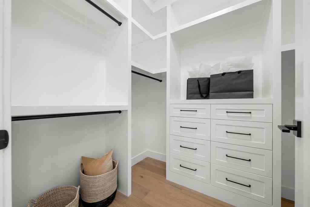 MLS® A2201063 - 3919 19 Street SW in Altadore Calgary, Residential