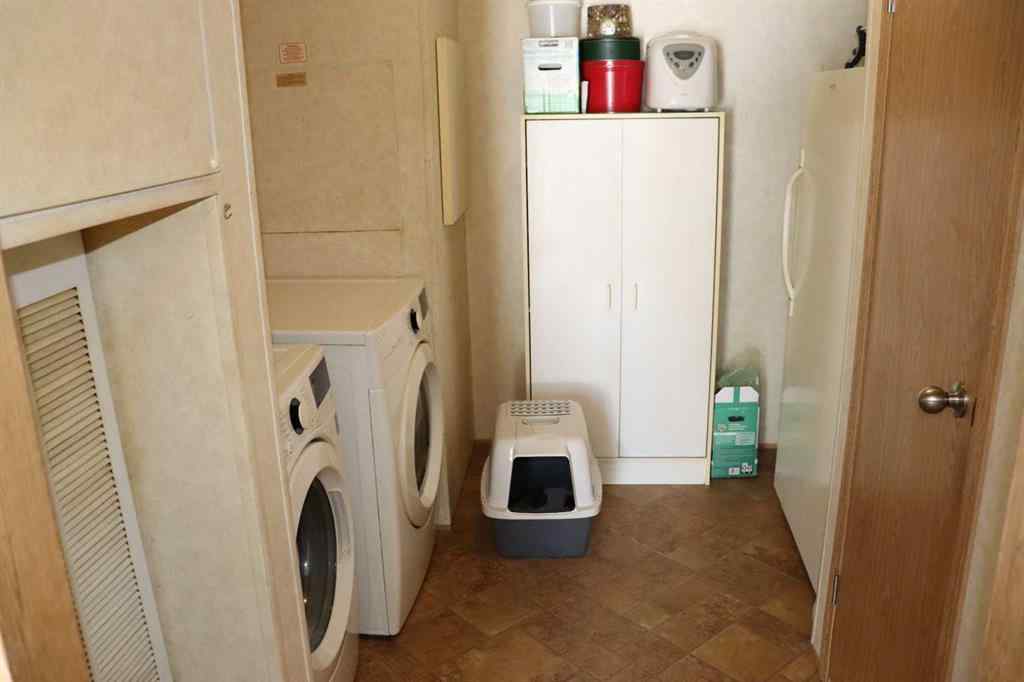MLS® A2201092 - 5001 51 Street   in NONE Robb, Residential