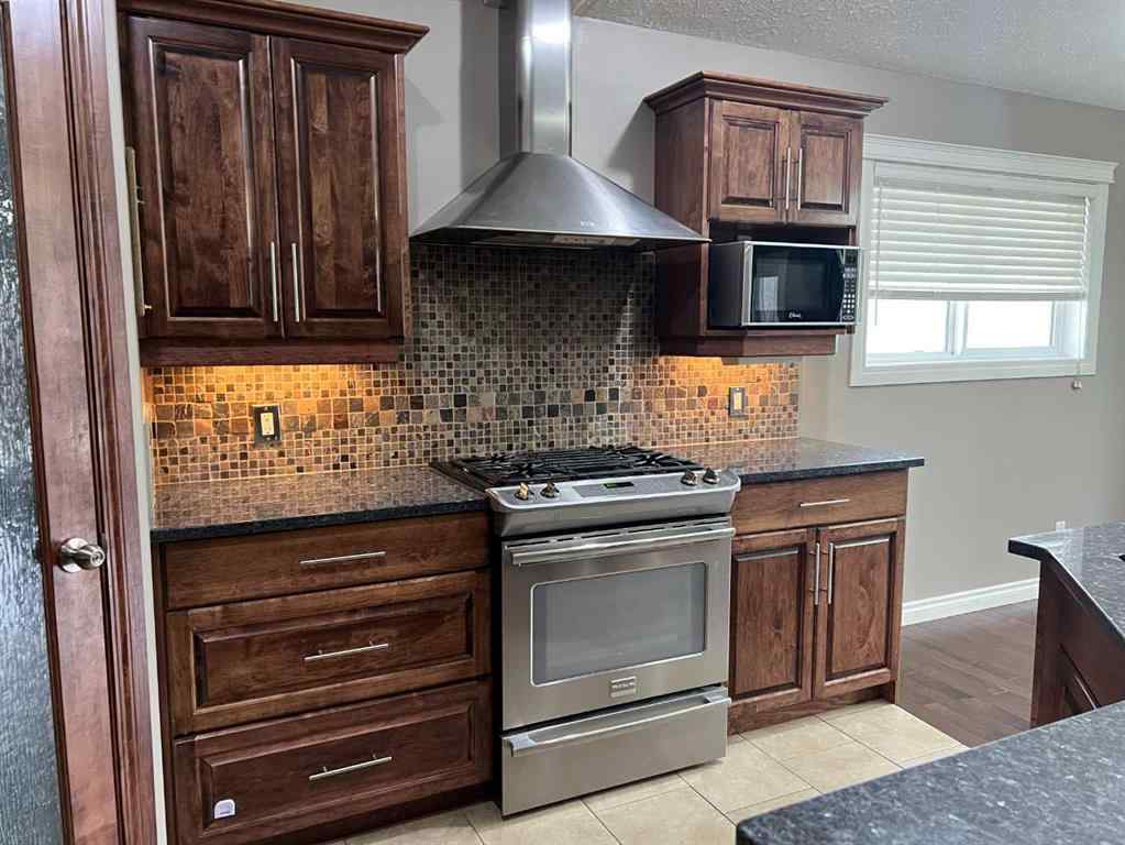MLS® A2201342 - 806 10 Street  in NONE Fox Creek, Residential