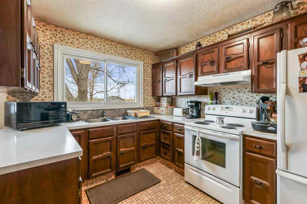 MLS® A2201349 - 171033 Range Road 221   in NONE Rural Vulcan County, Residential