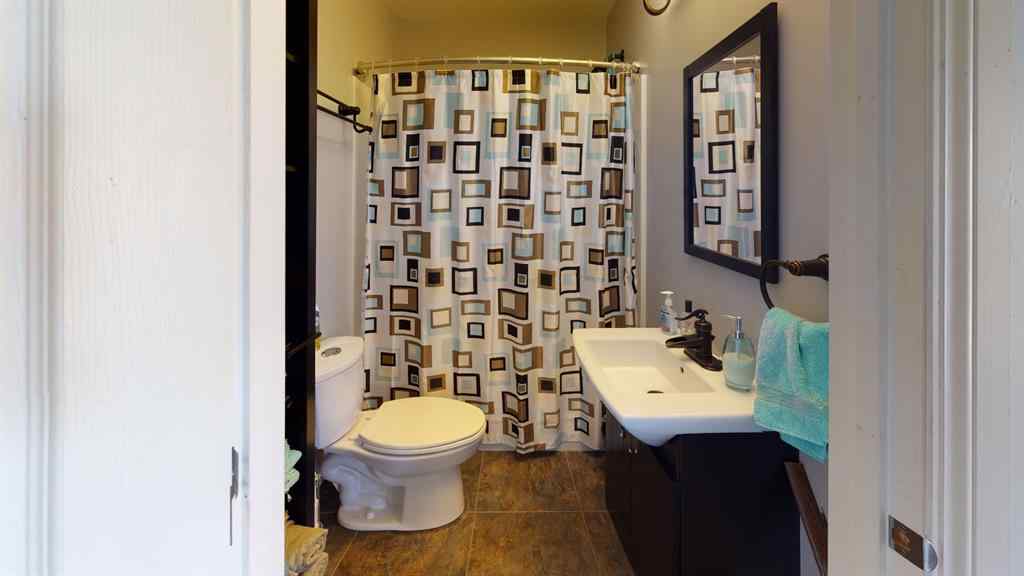 MLS® A2201554 - 613 & 617 Golden Bay Crescent   in NONE Lac La Biche, Residential