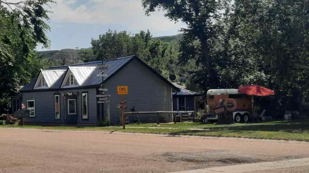 MLS® A2201565 - 227 6 Street  in East Coulee Drumheller, Residential