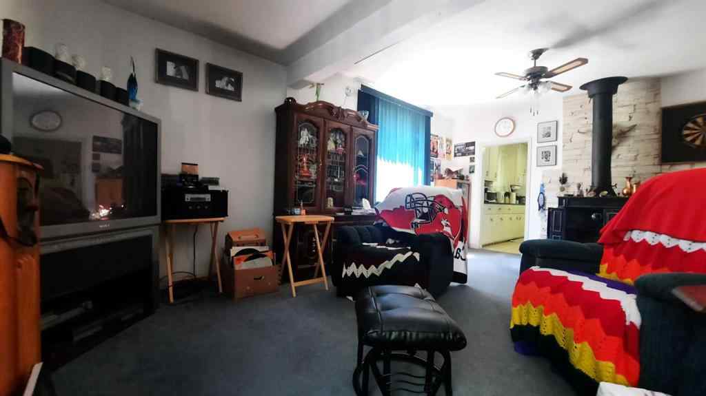 MLS® A2201565 - 227 6 Street  in East Coulee Drumheller, Residential