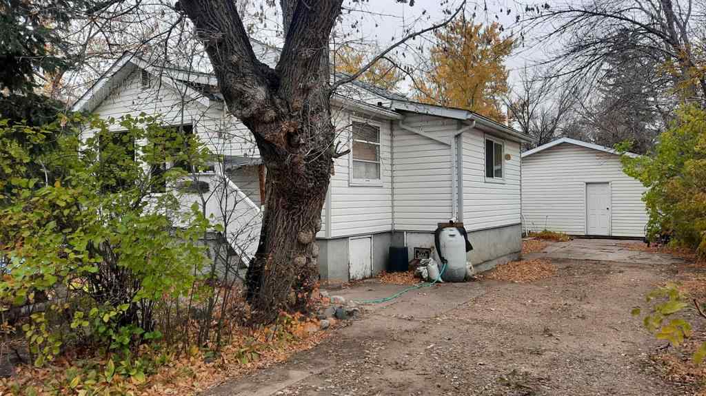MLS® A2201565 - 227 6 Street  in East Coulee Drumheller, Residential