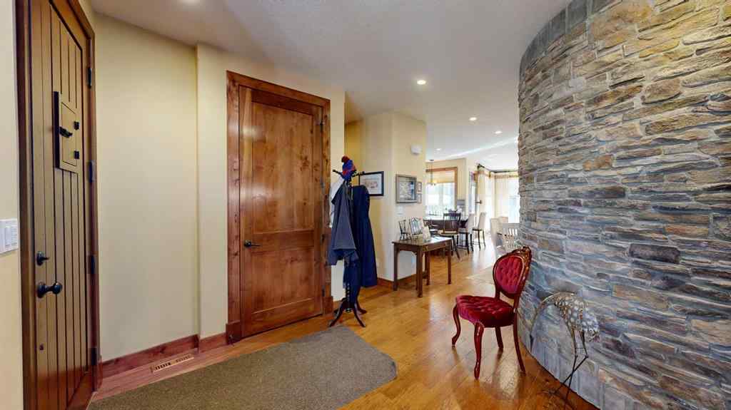 MLS® A2201578 - 5010 53 Street  in Downtown West Stettler, Residential