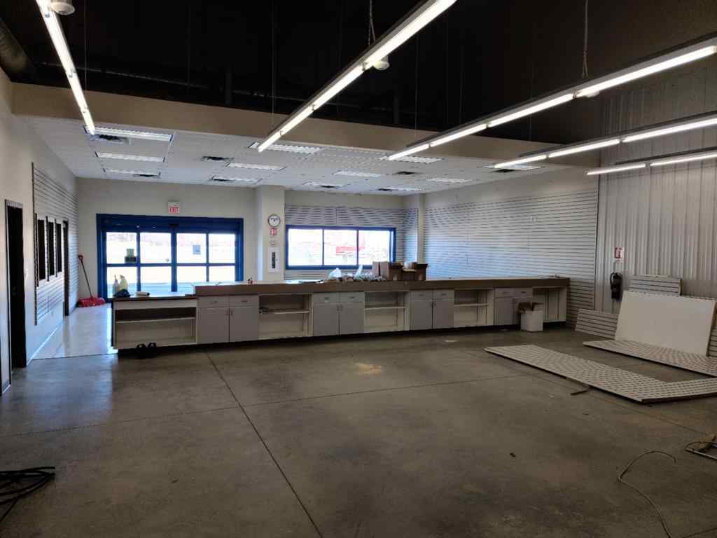 MLS® A2201589 - 8017 102 Avenue  in West Hill Com/Ind Peace River, Commercial