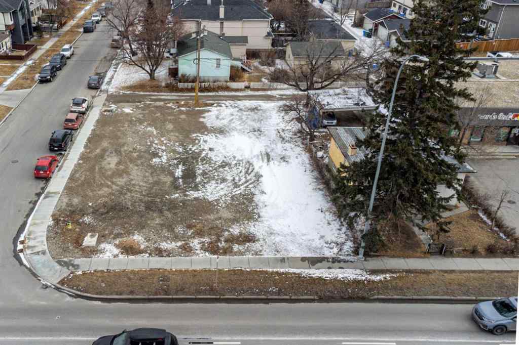 MLS® A2201816 - 2620 Centre Street NE in Tuxedo Park Calgary, Commercial