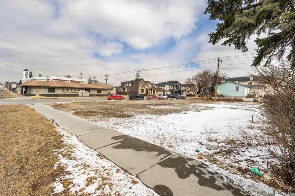 MLS® A2201816 - 2620 Centre Street NE in Tuxedo Park Calgary, Commercial