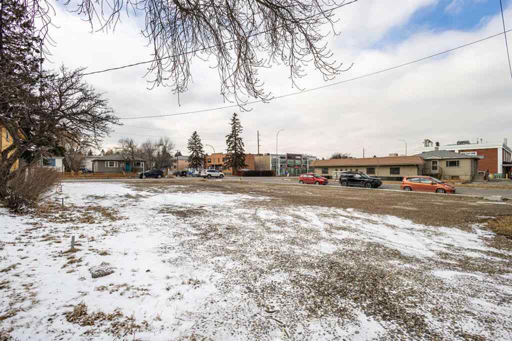 MLS® A2201816 - 2620 Centre Street NE in Tuxedo Park Calgary, Commercial