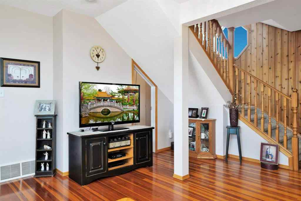 MLS® A2201827 - 32570 Range Road 51   in NONE Rural Mountain View County, Residential
