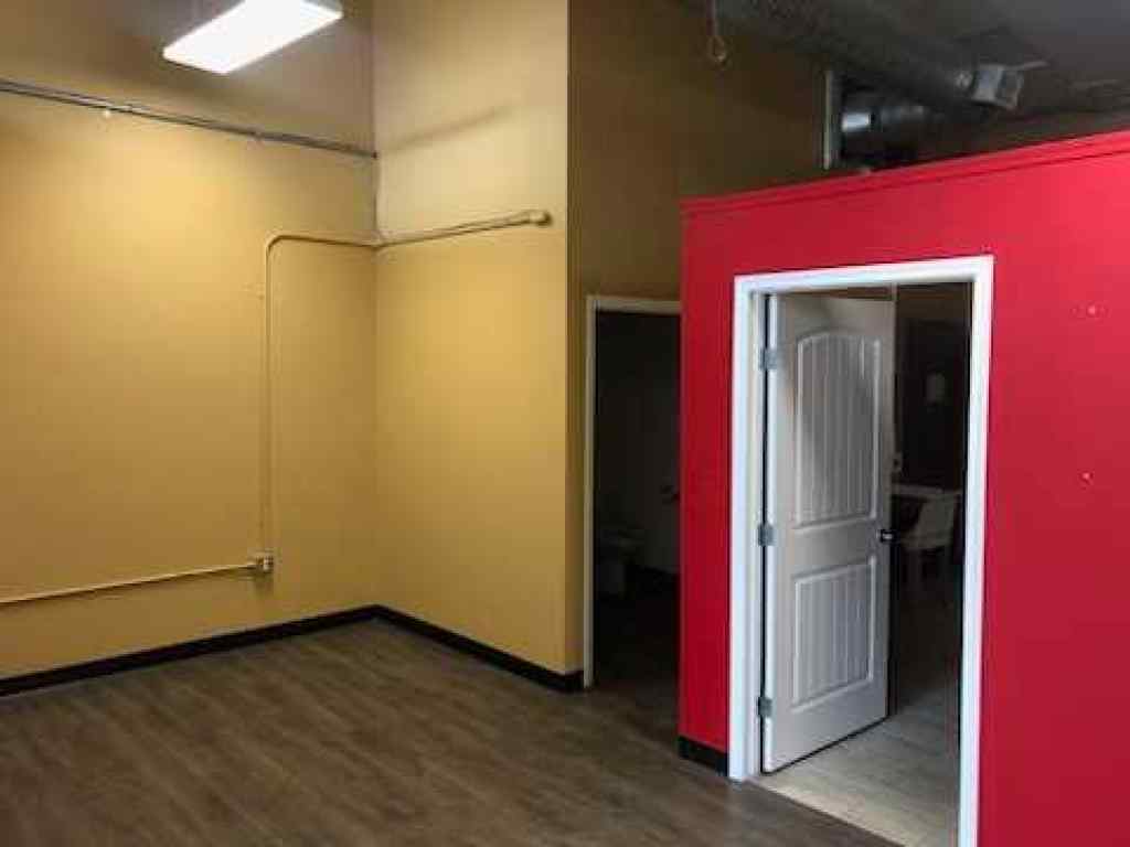 MLS® A2201881 - Unit #107 3704 51 Avenue  in Southridge Lloydminster, Commercial