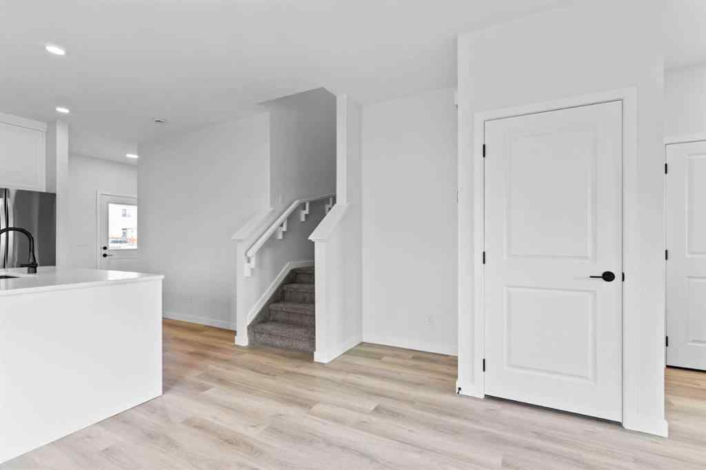 MLS® A2201912 - 231 Vista Road  in NONE Crossfield, Residential