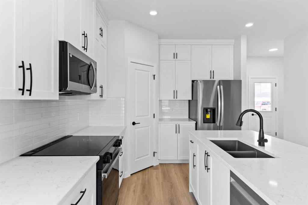MLS® A2201912 - 231 Vista Road  in NONE Crossfield, Residential