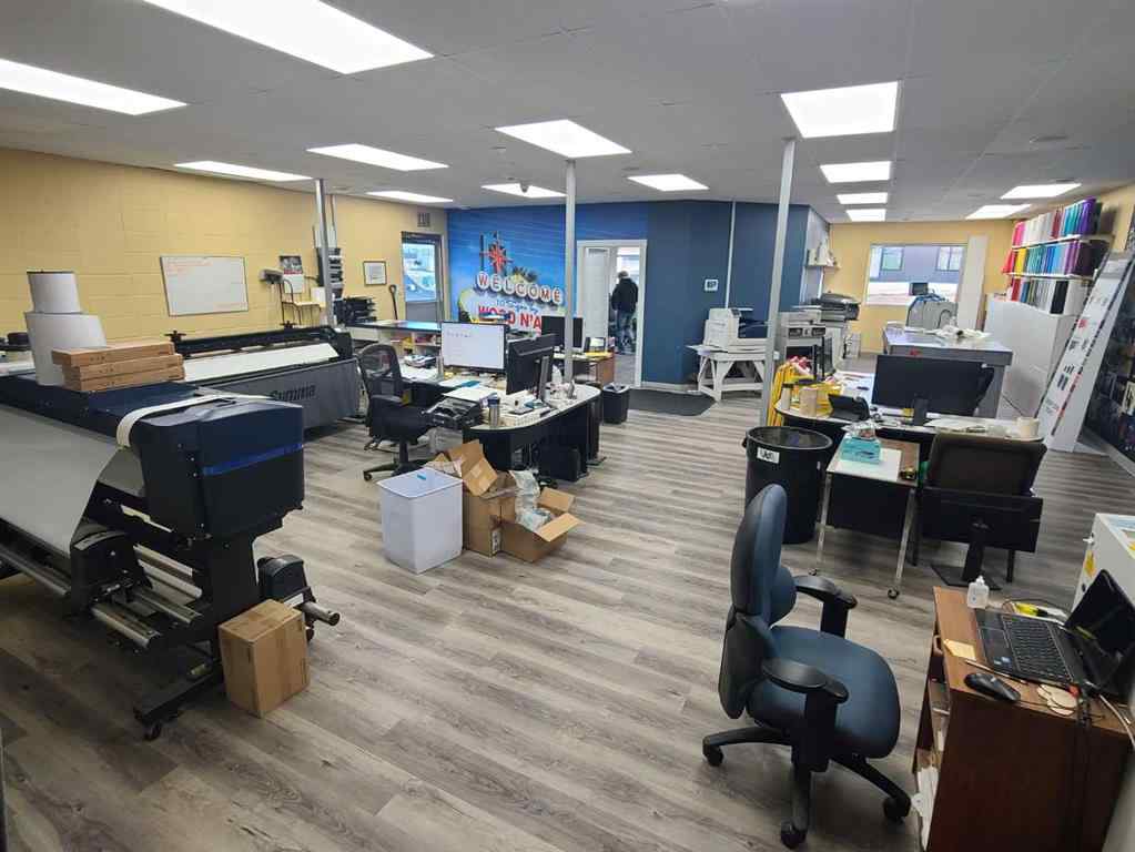 MLS® A2202161 - 7810 102 Avenue  in Industrial Area Peace River, Commercial