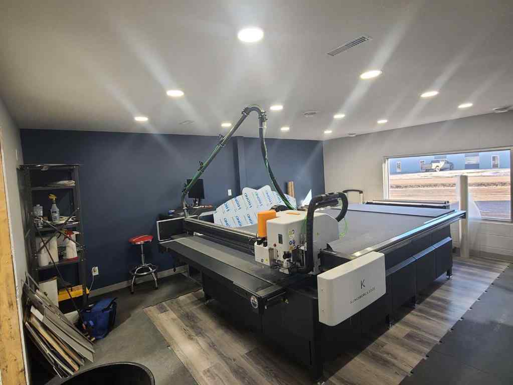 MLS® A2202161 - 7810 102 Avenue  in Industrial Area Peace River, Commercial