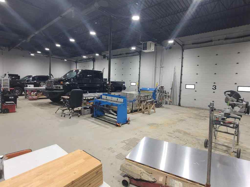 MLS® A2202161 - 7810 102 Avenue  in Industrial Area Peace River, Commercial