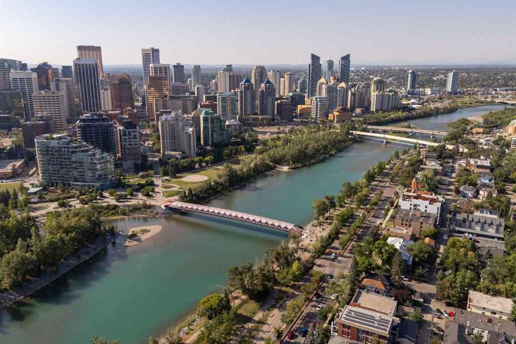 MLS® A2202302 - Unit #2 923 1 Avenue NW in Sunnyside Calgary, Residential
