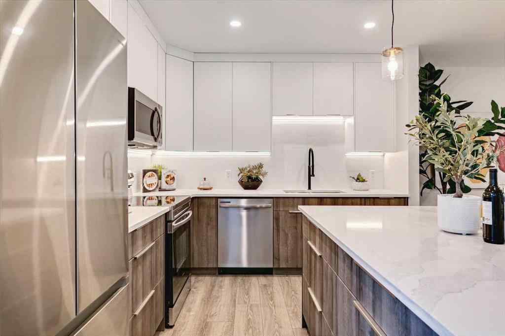 MLS® A2202302 - Unit #2 923 1 Avenue NW in Sunnyside Calgary, Residential