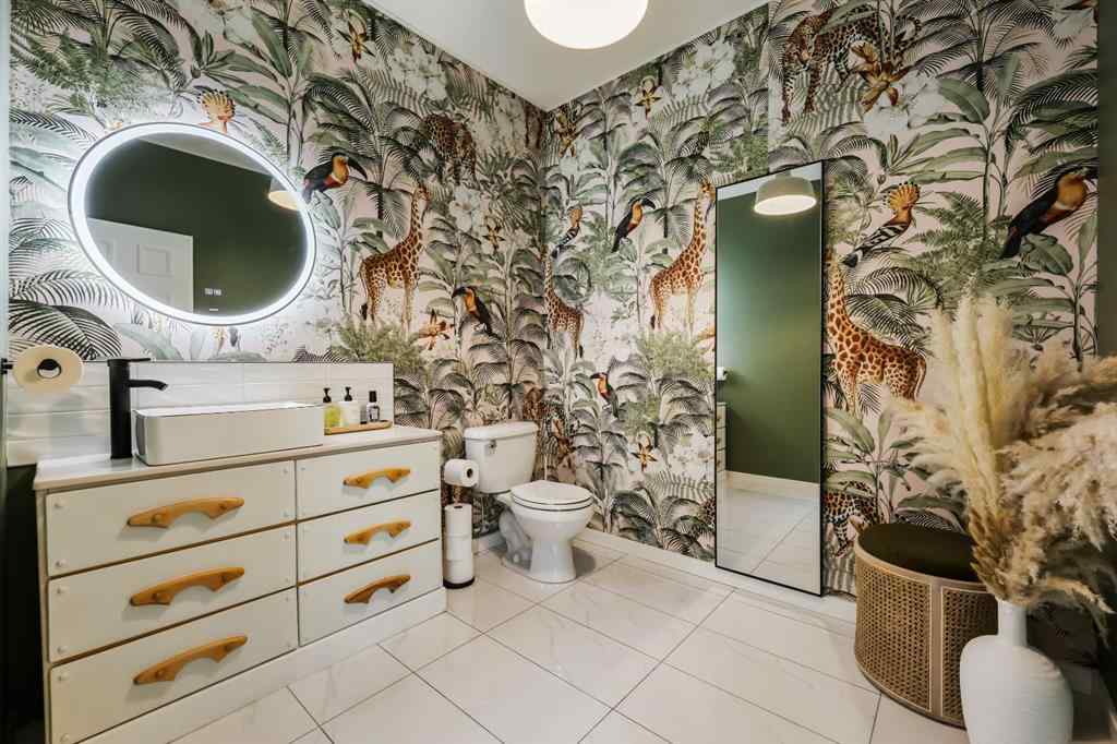 MLS® A2202344 - 2025 19 Avenue  in NONE Didsbury, Commercial