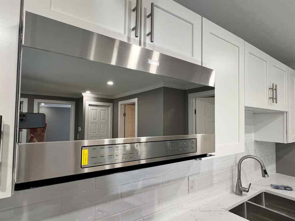 MLS® A2202621 - Unit #11 7895 49 Avenue  in Northlands Industrial Park Red Deer, Commercial