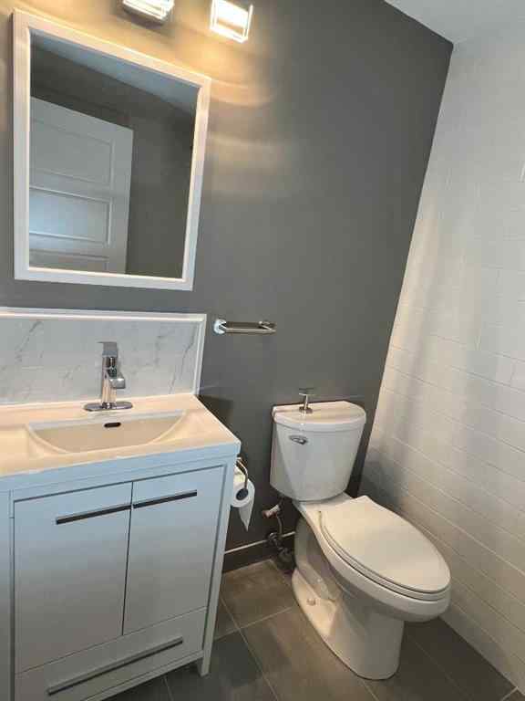 MLS® A2202621 - Unit #11 7895 49 Avenue  in Northlands Industrial Park Red Deer, Commercial