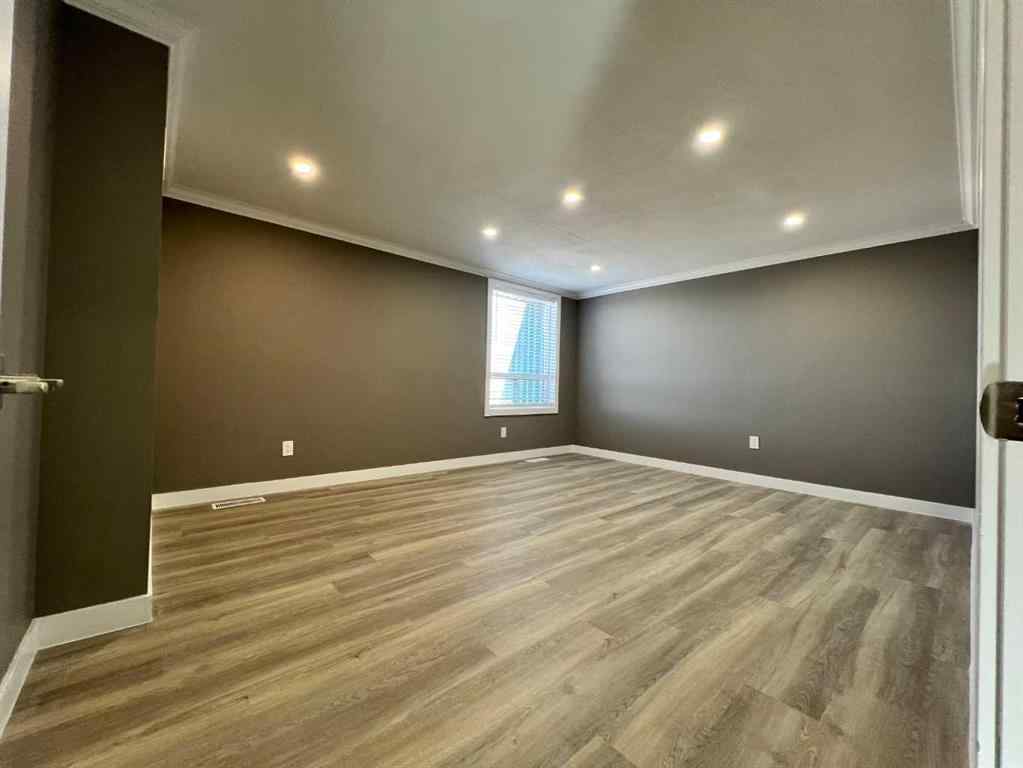 MLS® A2202621 - Unit #11 7895 49 Avenue  in Northlands Industrial Park Red Deer, Commercial