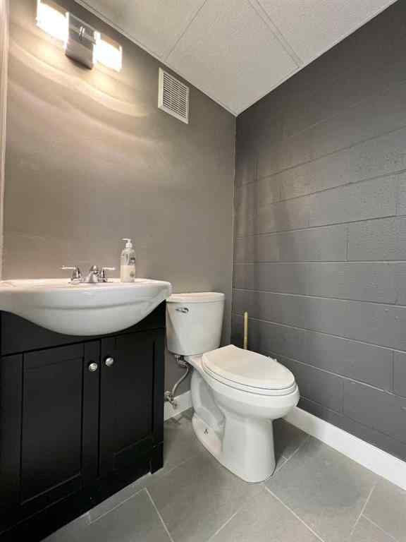 MLS® A2202621 - Unit #11 7895 49 Avenue  in Northlands Industrial Park Red Deer, Commercial