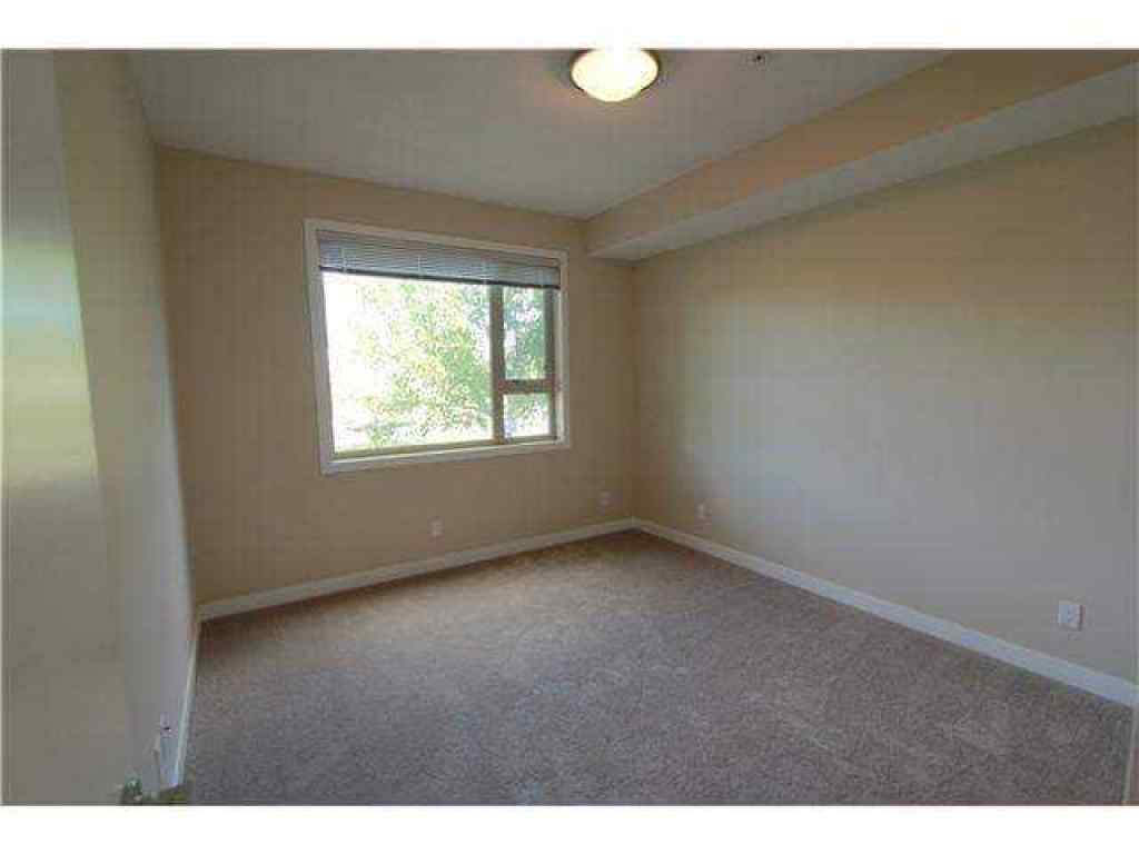 MLS® A2202633 - Unit #203 4303 1 Street NE in Highland Park Calgary, Residential