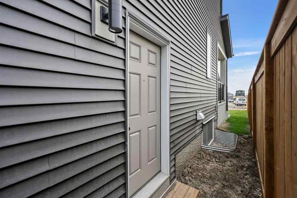 MLS® A2202687 - 173 Edith Place NW in Glacier Ridge Calgary, Residential