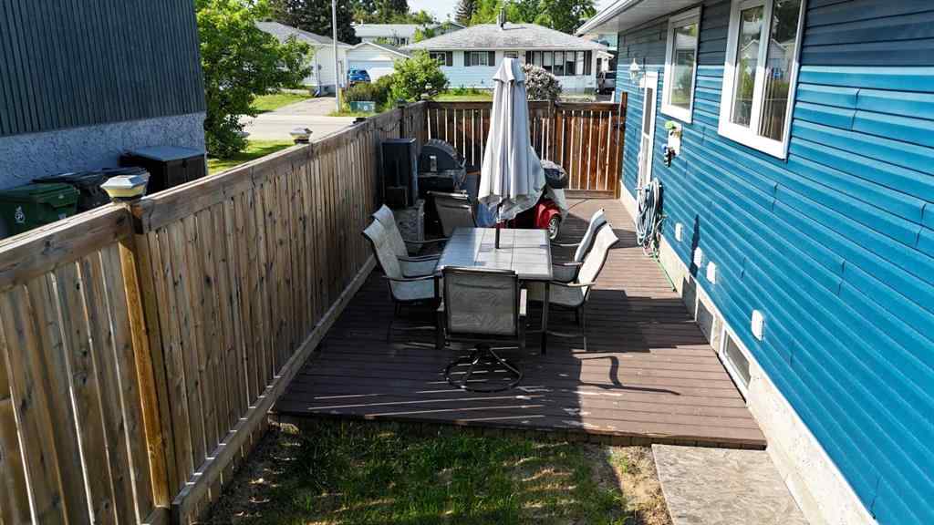MLS® A2202817 - 5743 9 Avenue  in Edson Edson, Residential