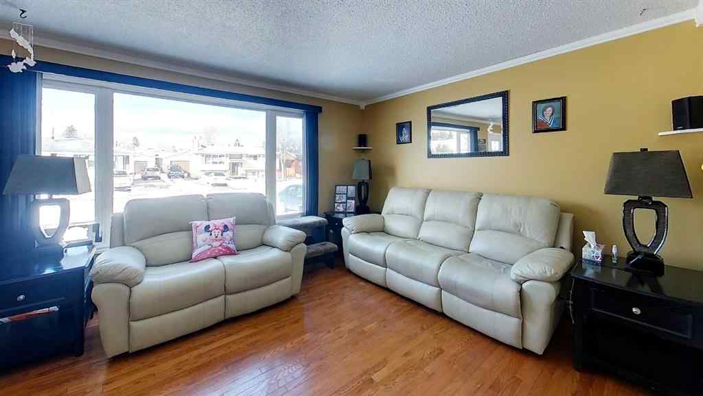 MLS® A2202817 - 5743 9 Avenue  in Edson Edson, Residential