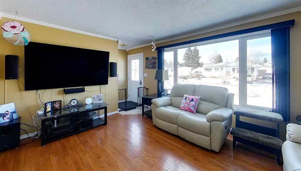 MLS® A2202817 - 5743 9 Avenue  in Edson Edson, Residential