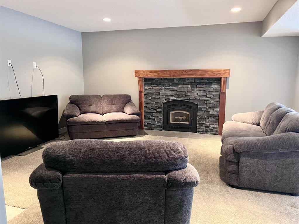MLS® A2202823 - 1093 Makenny Street  in Thompson Lake Hinton, Residential