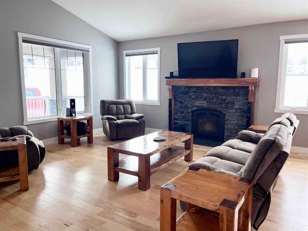 MLS® A2202823 - 1093 Makenny Street  in Thompson Lake Hinton, Residential