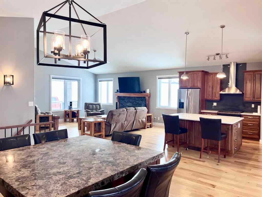 MLS® A2202823 - 1093 Makenny Street  in Thompson Lake Hinton, Residential