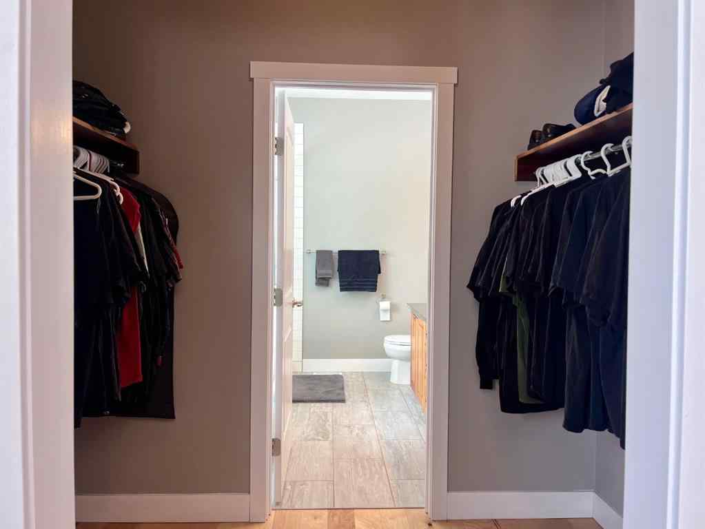 MLS® A2202823 - 1093 Makenny Street  in Thompson Lake Hinton, Residential