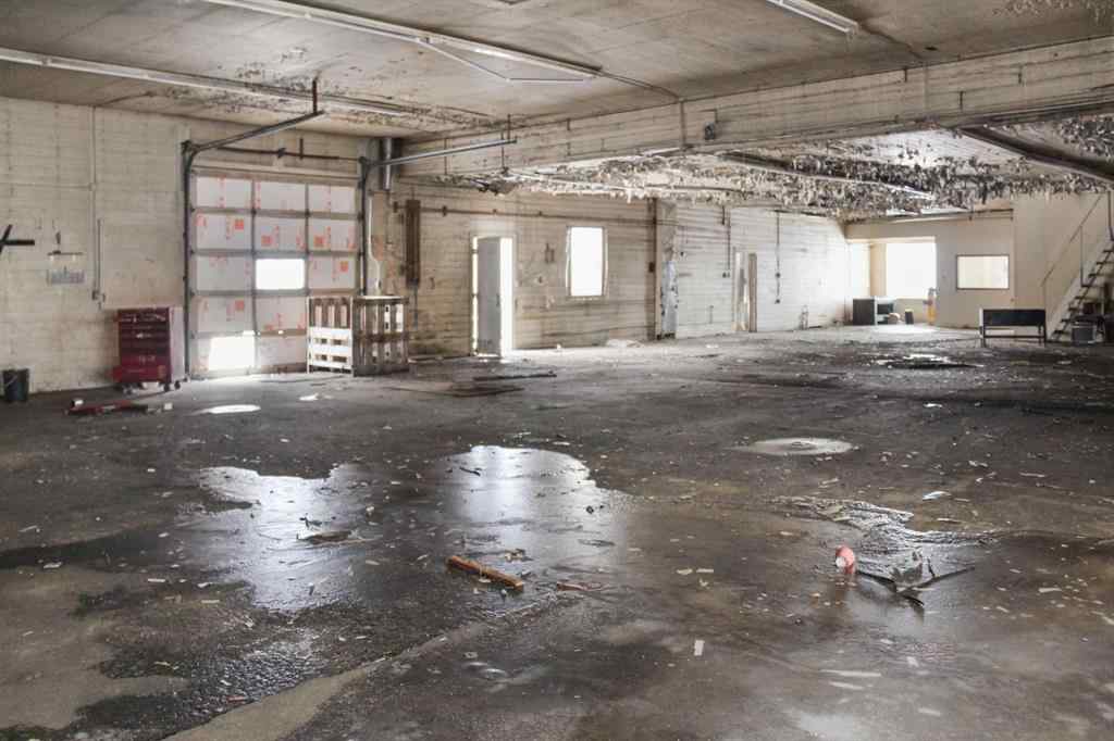 MLS® A2202882 - 5019 52 Avenue  in Viking Viking, Commercial