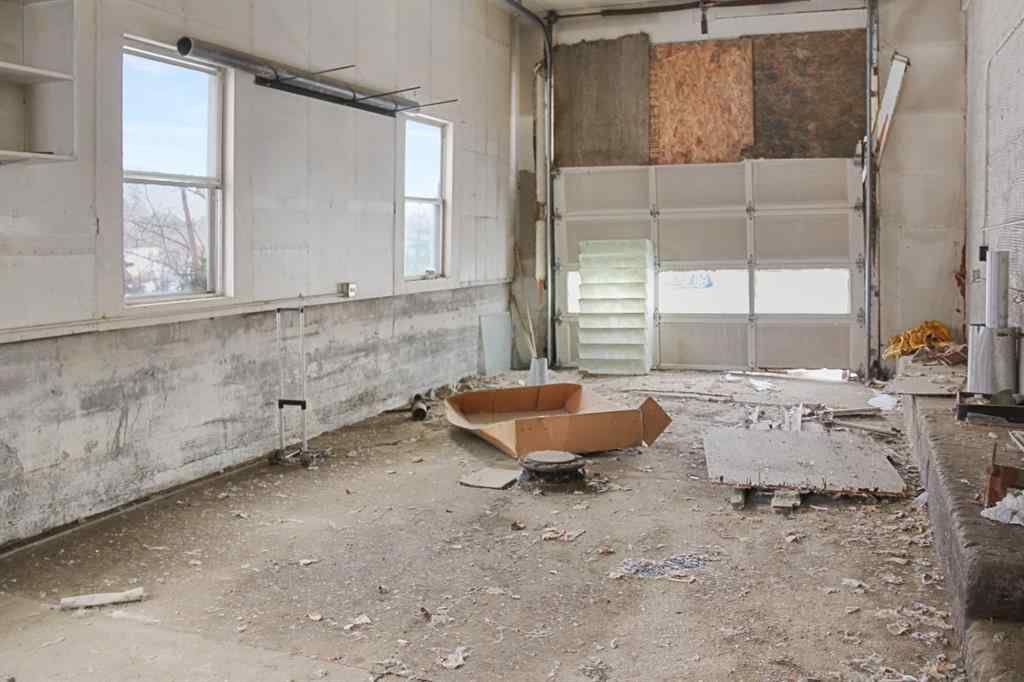 MLS® A2202882 - 5019 52 Avenue  in Viking Viking, Commercial