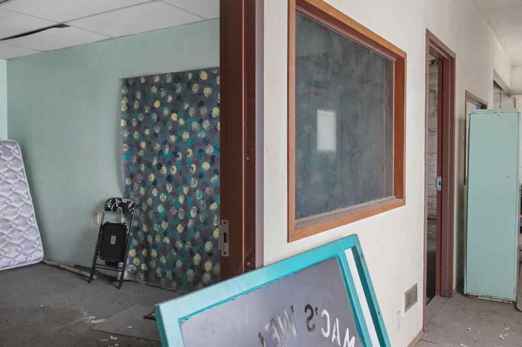 MLS® A2202882 - 5019 52 Avenue  in Viking Viking, Commercial