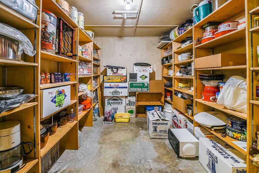 MLS® A2202888 - 5235 38 Street Crescent  in Margodt Innisfail, Residential